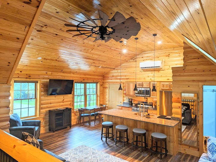 Modern Log Cabin Loft W/ Breakfast, Grill & Gazebo - Rincon, GA