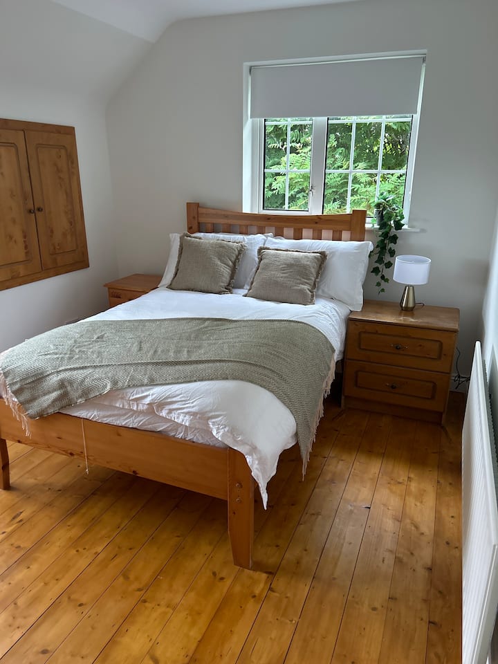 Double Room In Knock - Knock