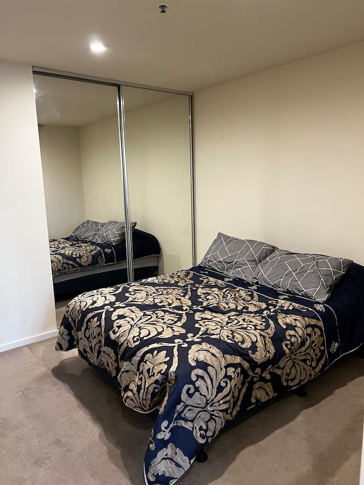 Secure One Bedroom Apartment. - Dandenong