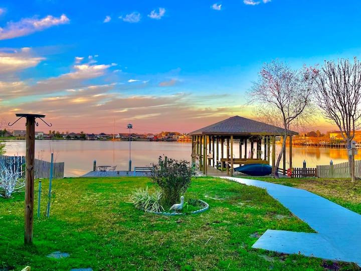 Lakefront | Amazing Views & Fishing | Accessible - Slidell, LA