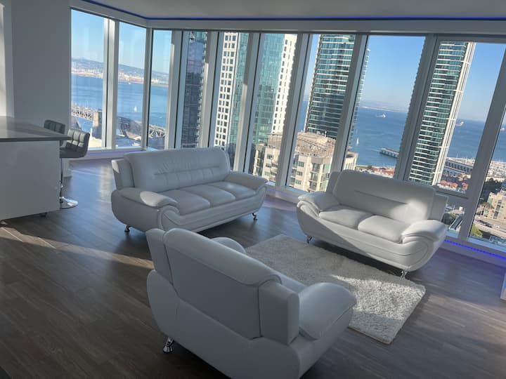 Luxury High Rise Downtown W Ocean Views - Chase Center