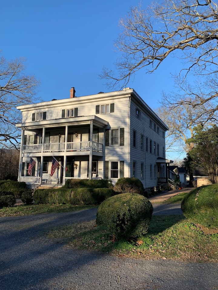 Historic Iron Company Mansion - Covington, VA