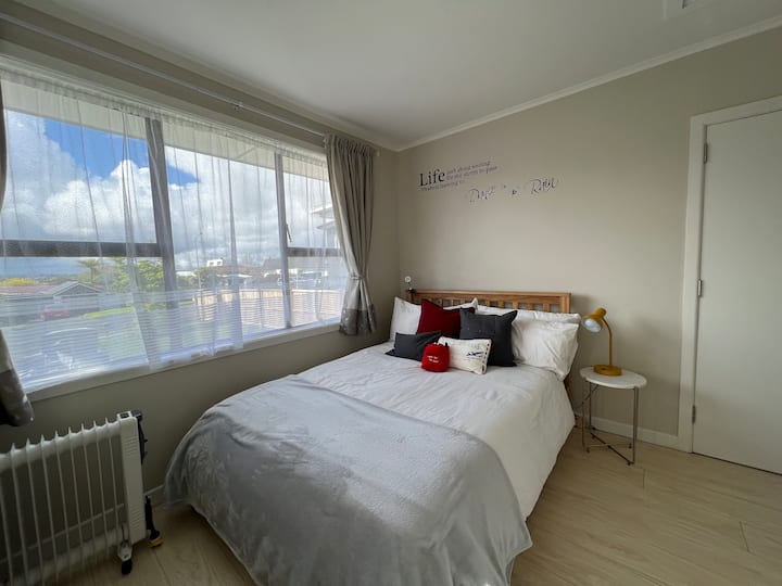 Private Room In East Auckland - Auckland