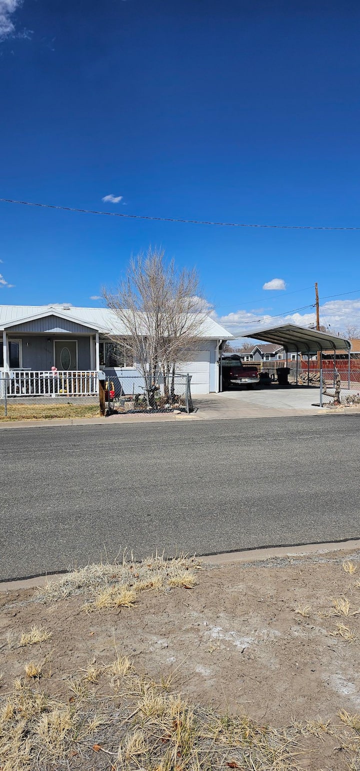 Home Friendly To Family And Pets - Alamosa, CO