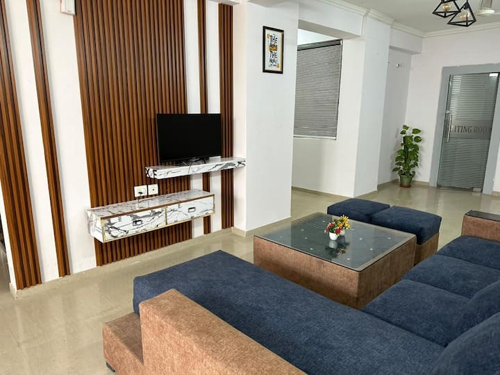 Penthouse With Open Terrace - Ghaziabad