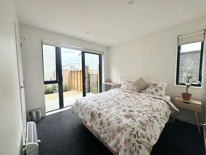 Cozy And Sunny Room - Lower Hutt