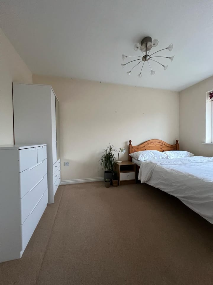 1 Bedroom For Stay In A House - Crewe