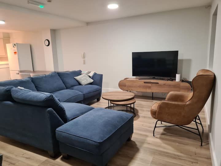 Central Modern Apartment - Tralee
