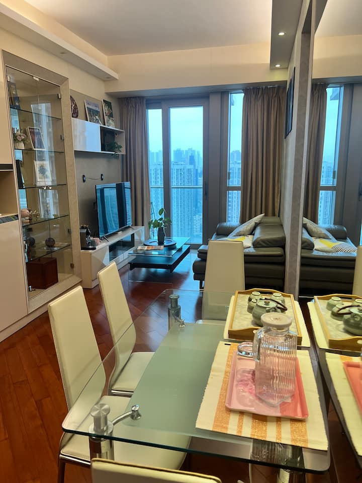 Lux 2 Br Apt | Next To Rail Station & Airport Exp - South Island