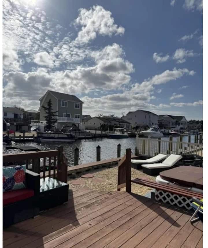 Excellent Home By The Bay - Manasquan, NJ