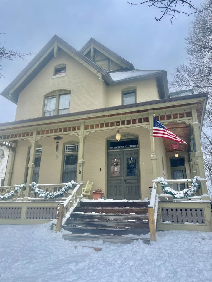 The Historic Freeman House - Saginaw, MI