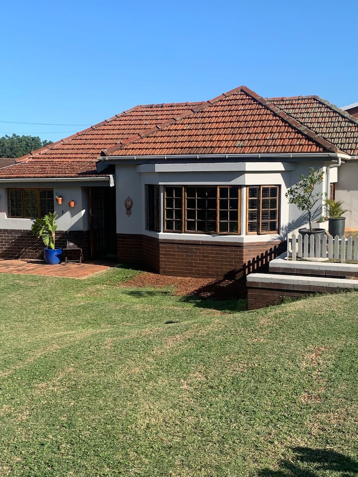 Spacious Garden Cottage - Durban