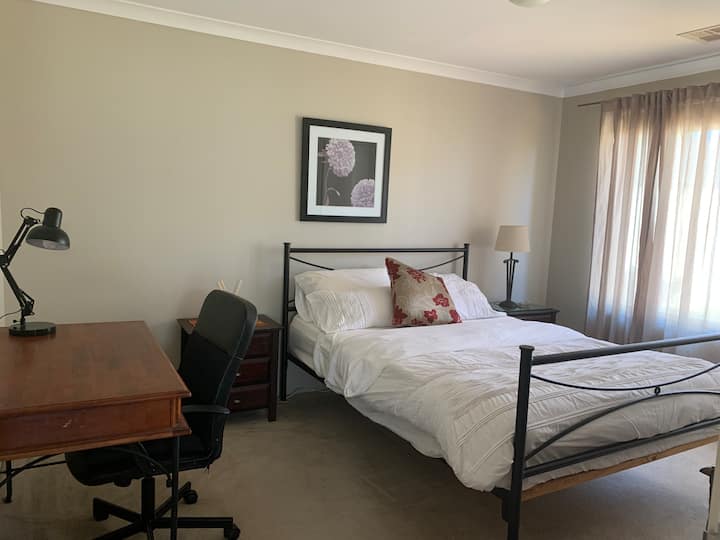 Quiet Luxury Spacious Room In Tapping - Joondalup