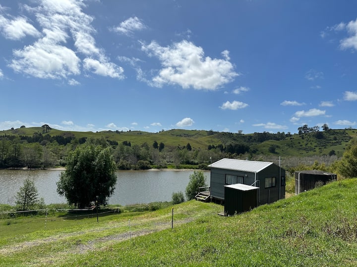 Off-grid Farm Shack With River Views - Tuakau