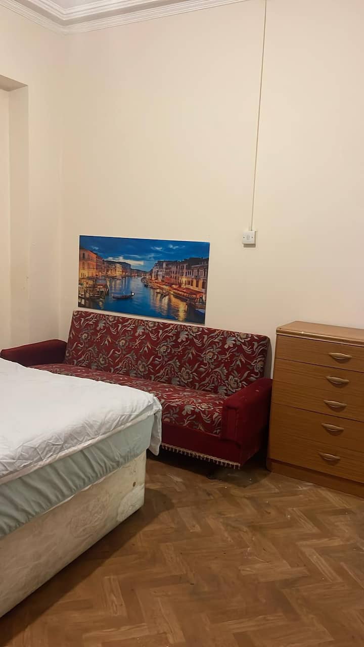 You Can Rent The Room Monthly - Nuneaton