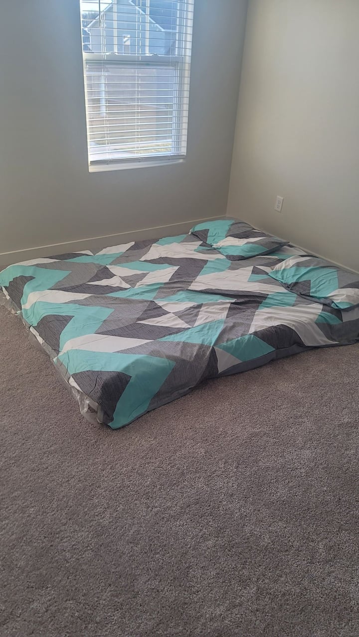 Room Available In Home - Lebanon, TN