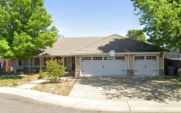 Renovated 3 Bed/2 Bath With Pool - Yuba City, CA