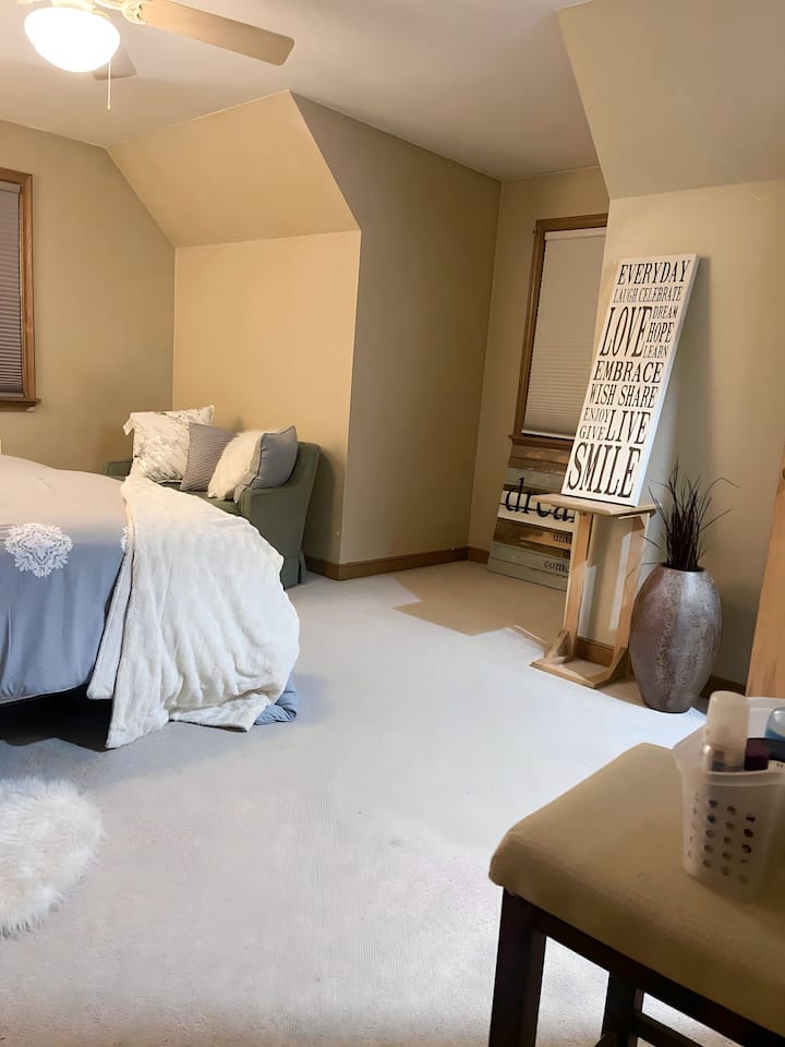 Your Quiet Home Away From Home! - Wayzata, MN
