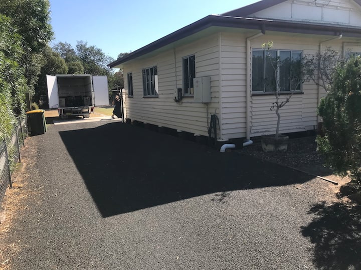 House Close To Centre Dalby. - 貝爾