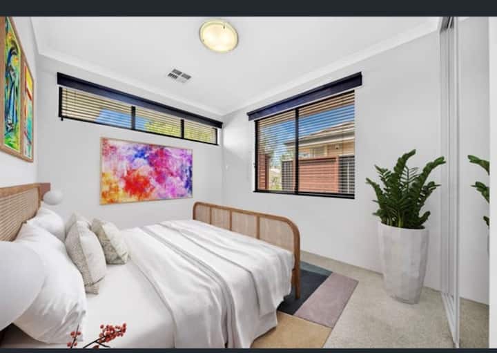 One-bedroom Within A House - Armadale