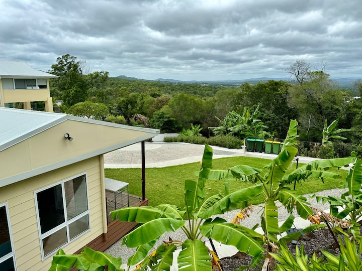 Daisy Hill Hilltop Bungalow With Breathtaking View - Springwood