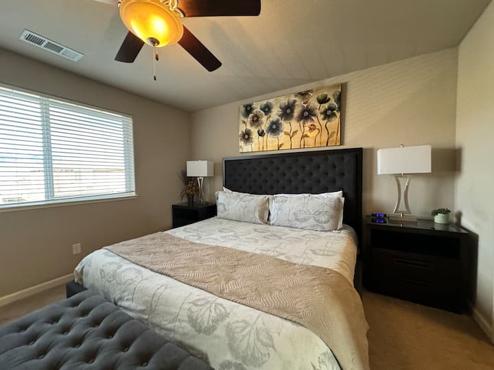 3 Bedroom, 4 Bed, Sleeps 6! - Grand Sierra Resort and Casino