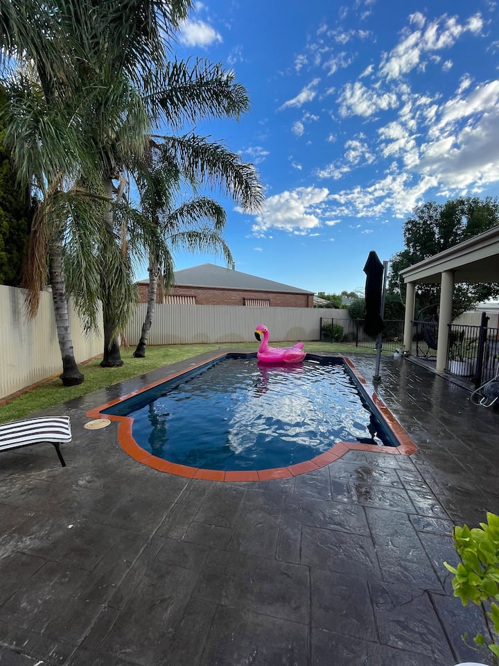 Entire Home With Heated Pool - Horsham, Australia