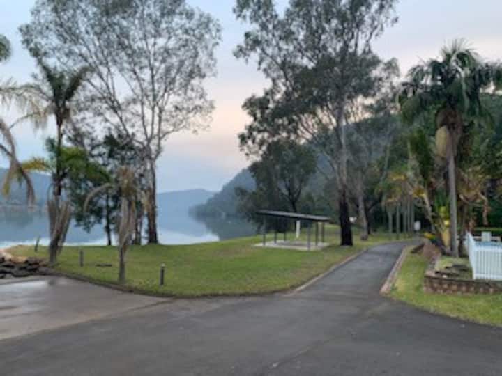 Absolute River Frontage Sleep Up To 45 & Host 100 - Wisemans Ferry