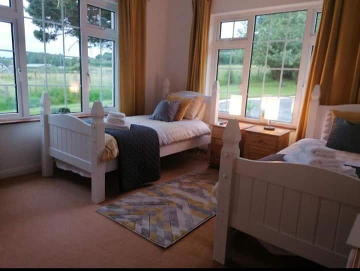 Twin Room At Cable Island Bed And Breakfast - Fermoy