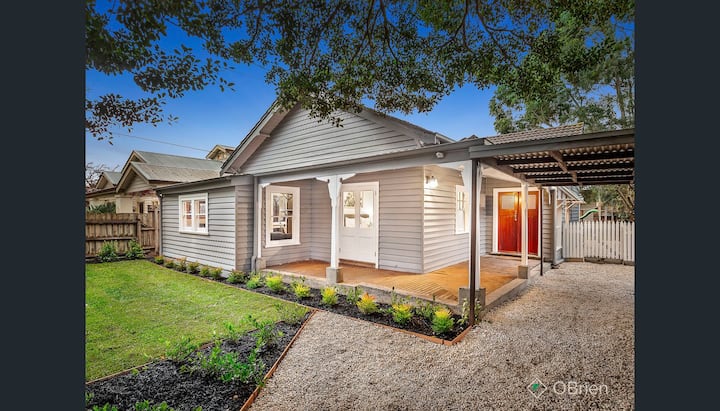 3 Bedroom House And Bungalow:  Study, Large Garden - Dandenong