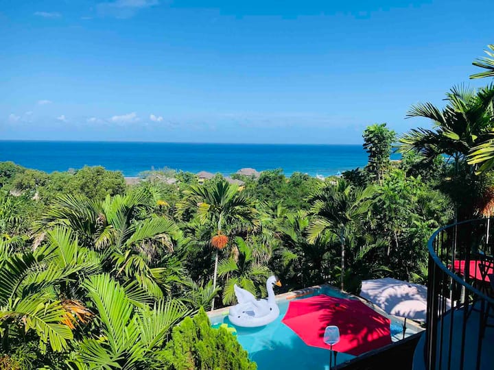 Modish Ocean View Apartment W/ Pool & Palm Trees - Ocho Rios