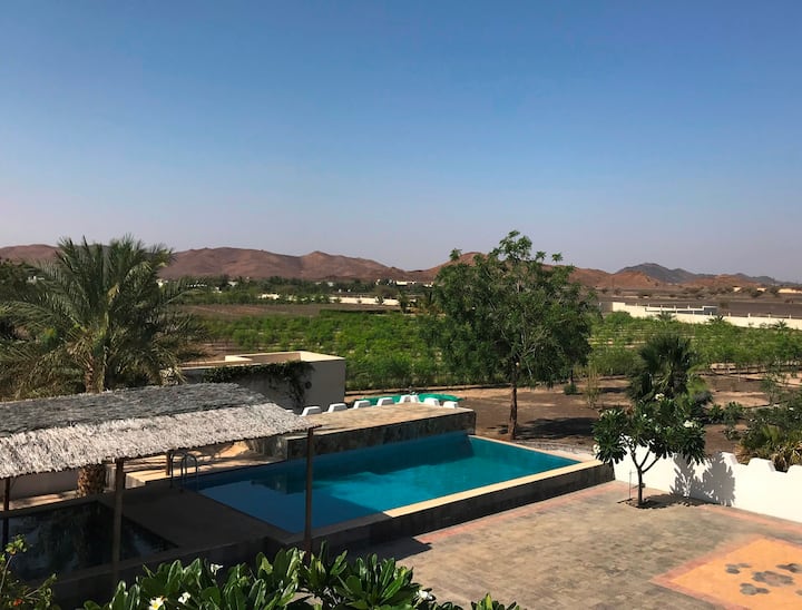 Deluxe Cabin Farmstay With Pools In Heart Of Oman - オマーン