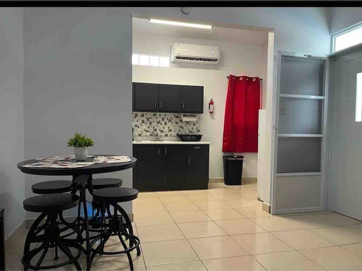 Big Arecibo Home (A) Divide In 4 Apartments . - Arecibo