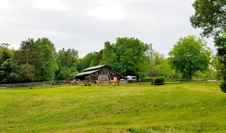 Cozy Barn Campsite - Jackson, TN