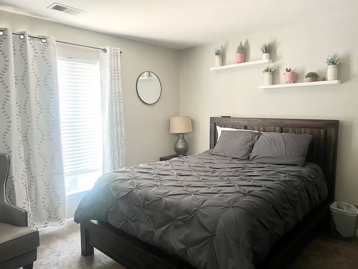 Private Room In Noda With Attached Bathroom & Tv - Idlewild - Charlotte