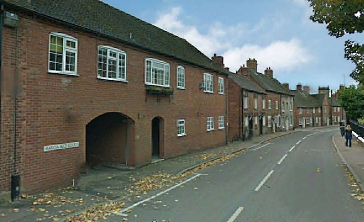 Modern Apartment In Historic Village - Staffordshire