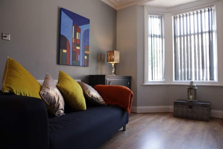 Stunning, Newly-refurbished Central Townhouse. - Exeter