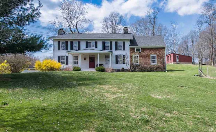 1734 Farm House In The Beautiful Hudson Valley - Poughkeepsie, NY