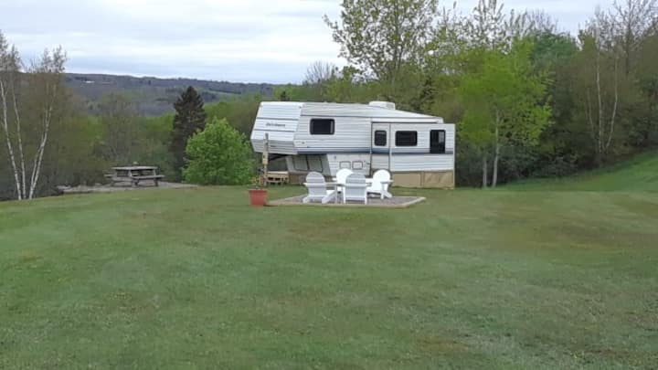Camper With Beautiful Views ! - Kentville