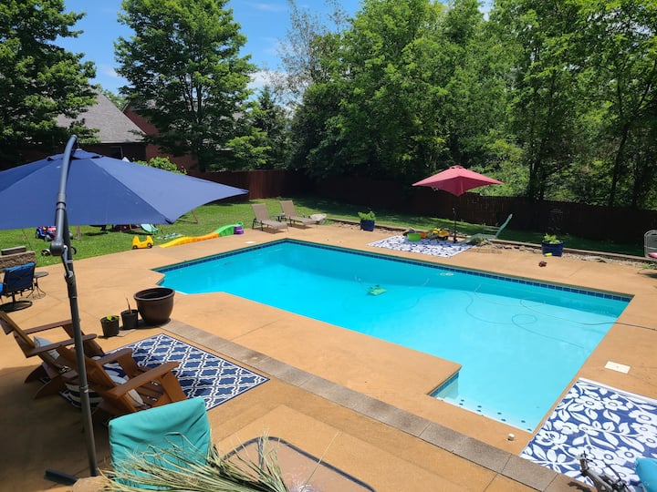 Secondary Suite, Pool, Fire Pit, Putting Green - Chilhowee Lake, TN