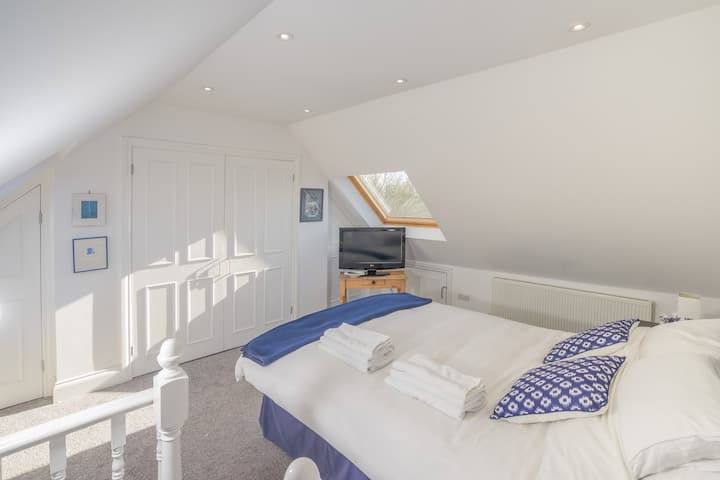 Central Chichester Ensuite King - Chichester