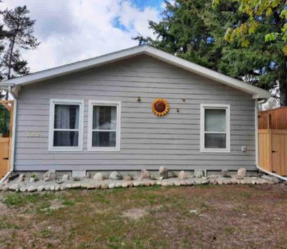 Nakusp Apartments and Condos For Rent cozycozy