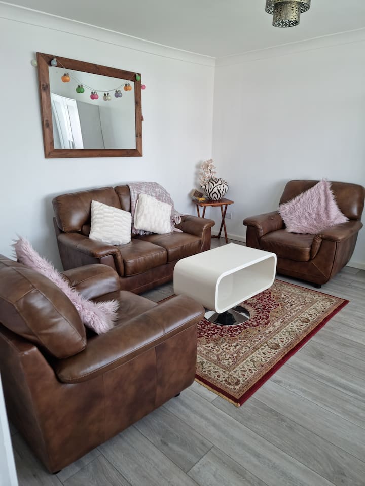 Cosy 2 - Bedroom Bungalow With Free Parking - Southampton, UK