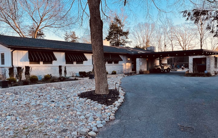 The Lodge. Waterfront. Mid-century Modern Estate - Delaware