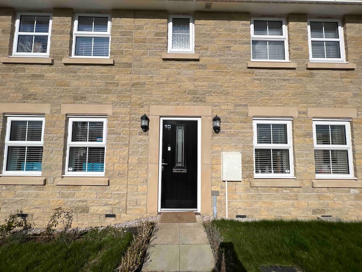 Cheerful Home With Free Parking On Premises & Gym - Buxton