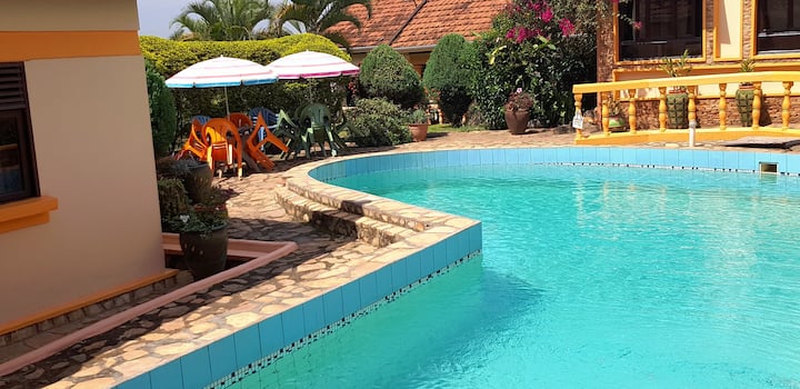 Keelan Ace Double Deluxe Cottage (Not Shared) - Kampala