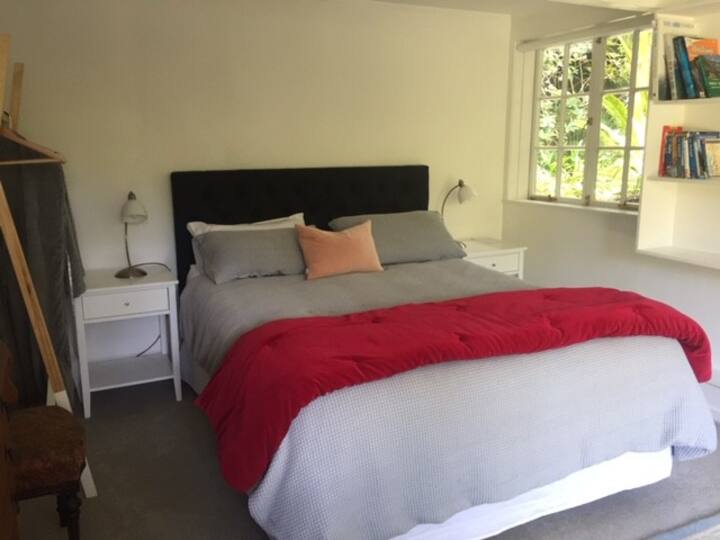 Tranquil Garden Room With Private Bathroom - Auckland