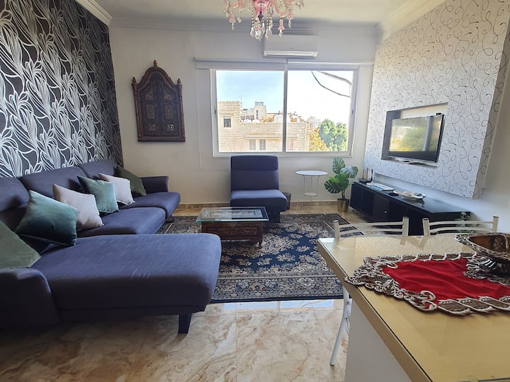 Sunny, Spacious Near Abdali Mall With A View - 요르단