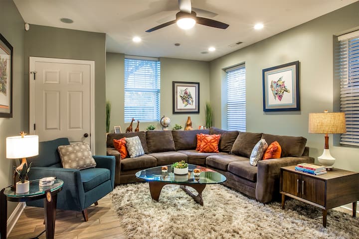 A 3br Luxury Modern Flat In The Uptown District - Greenville, NC