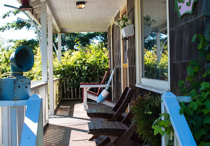 Boatbuilders Cottage - Private Hideaway Waterfront - Port Townsend, WA